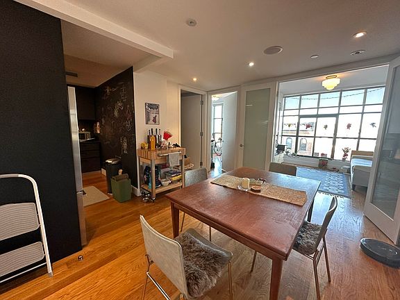 4th image of 1040 Dean St APT 206