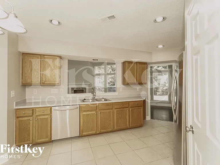 9319 Lake Spring Ave — Photo 7