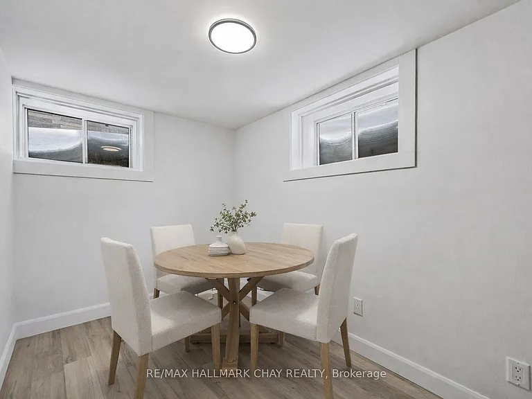 204 Tupper St W #LOWER — Photo 4