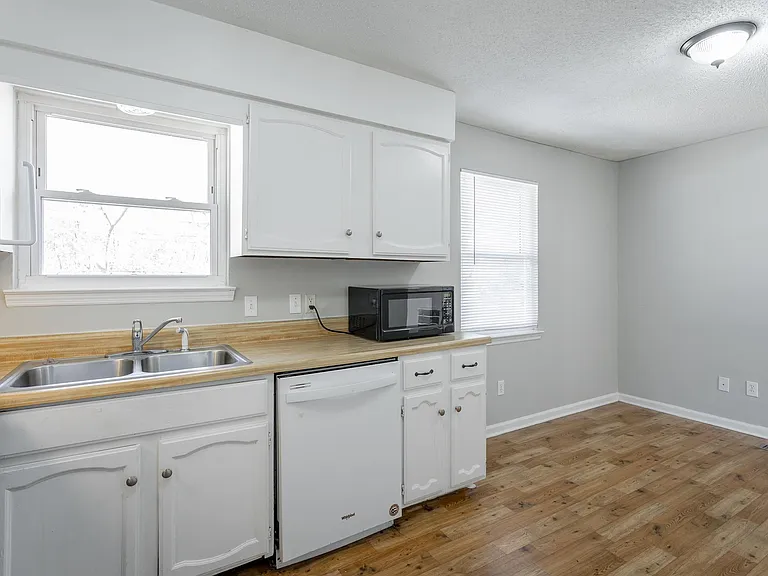 1613 N Chester Rd — Photo 17