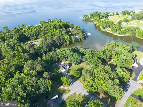 35 Overlea Ct, Montross, VA 22520