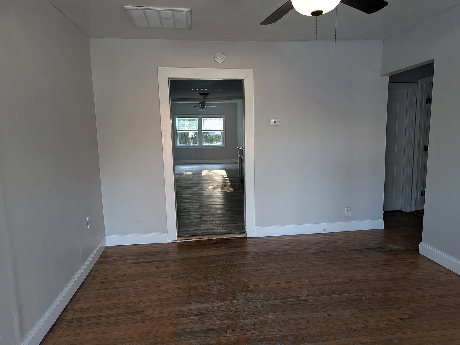 3 bed, 1300 sqft, $1,500 — Photo 2