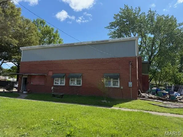 900 S State St, Litchfield, IL 62056