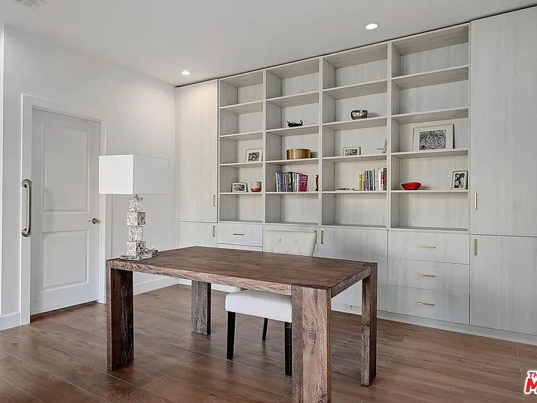 1155 S Rimpau Blvd — Photo 30