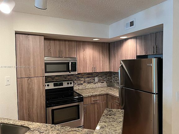 2nd image of 12510 Vista Isles Dr #12