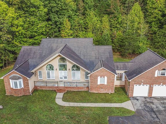 2nd image of 799 Twin Hills Ln