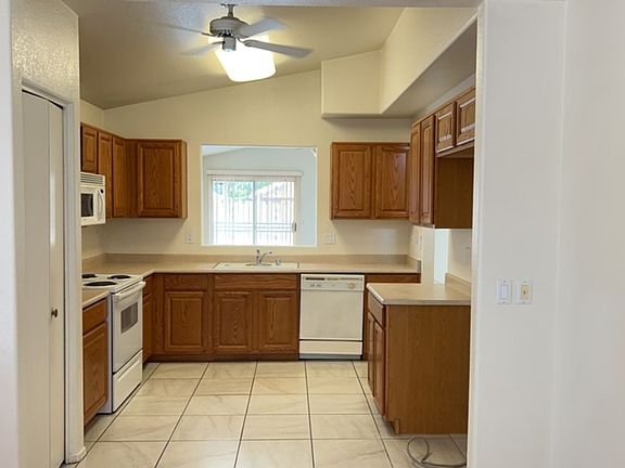 4th image of 9151 W Kings Ave