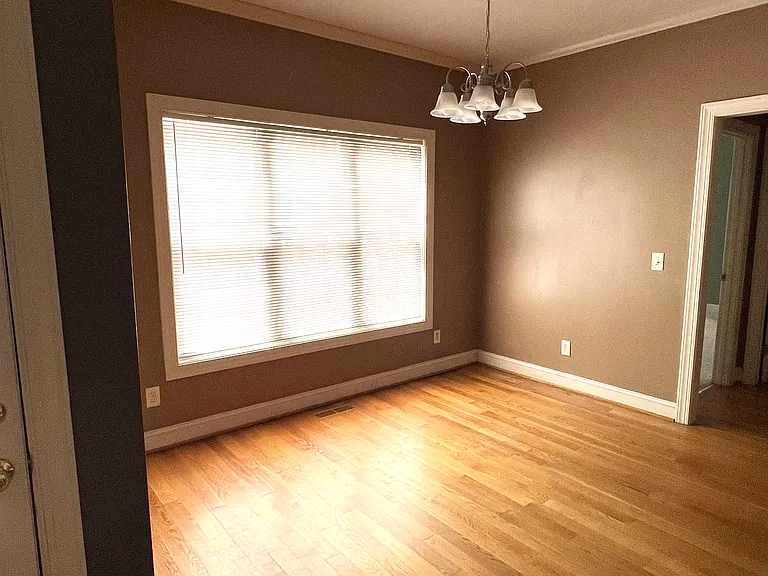 311 Pinecroft Dr — Photo 13