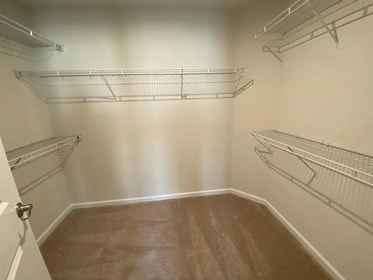 MBR walk-in closet