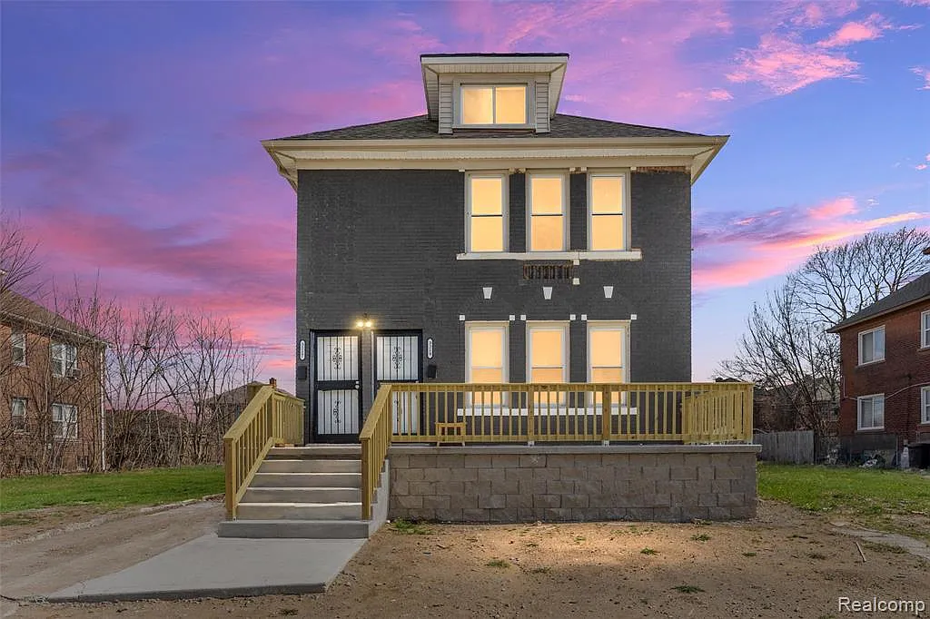 3 bed, 1.0 bath, 2750 sqft, $1,250 — Photo 1