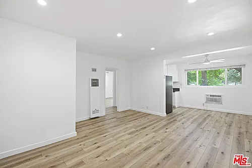4916 Hazeltine Ave #2 Photo 1
