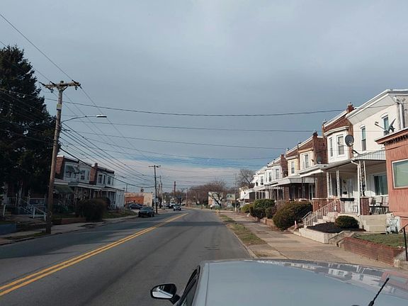 5th image of 925 W 9th St