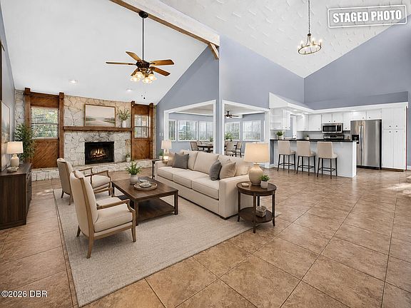 3rd image of 112 Albatross Way