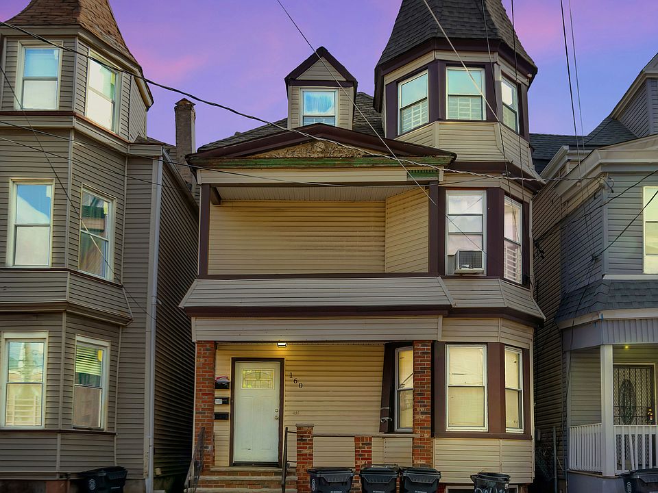 1st image of 160 S 11th St APT 1