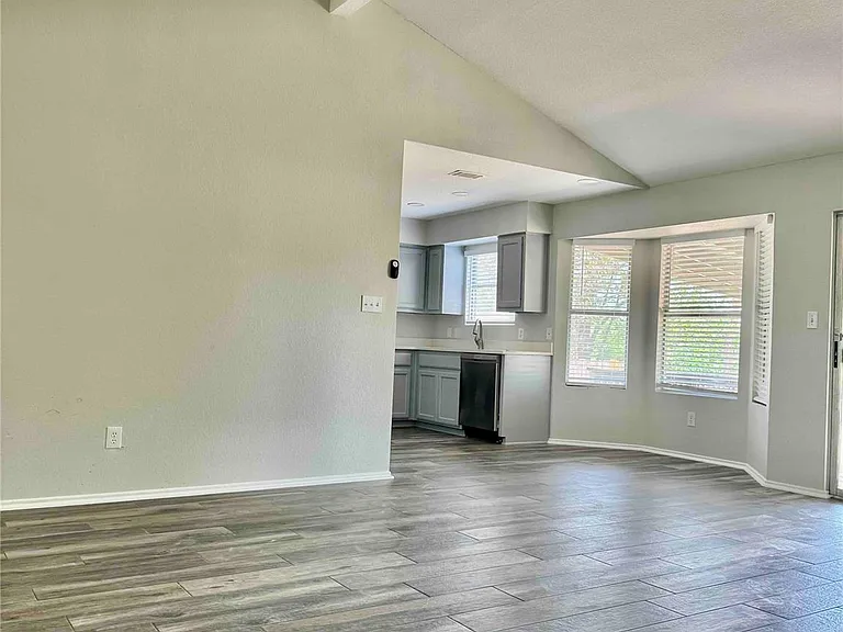 4403 Quicksilver Blvd — Photo 3