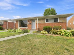 8720 Randy Dr, Westland, MI 48185
