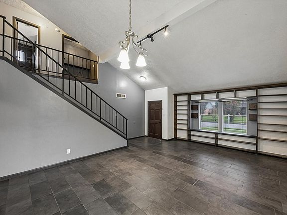 2nd image of 10842 Mesquite Dr
