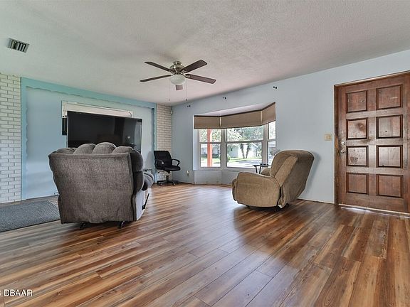 5th image of 1108 Golfview Dr