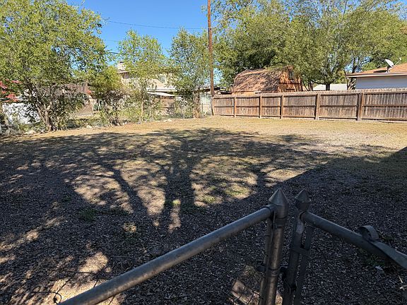 2nd image of 7527 Stagecoach Dr