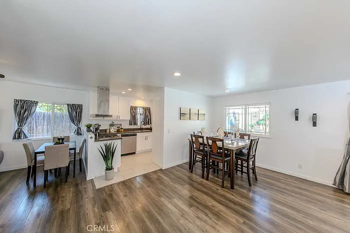 2219 W Coronet Ave — Photo 5