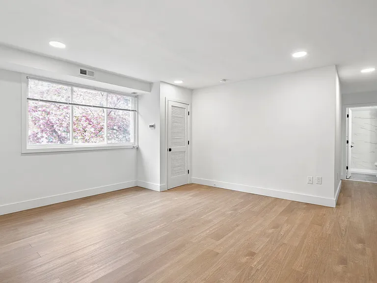 Modern Living at The Horizon | Prime Northwest DC Location — Photo 31