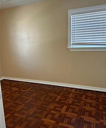 5th image of 105 Carmen Dr