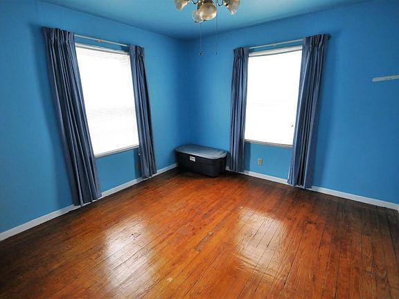 4th image of 215 Hodson Ave