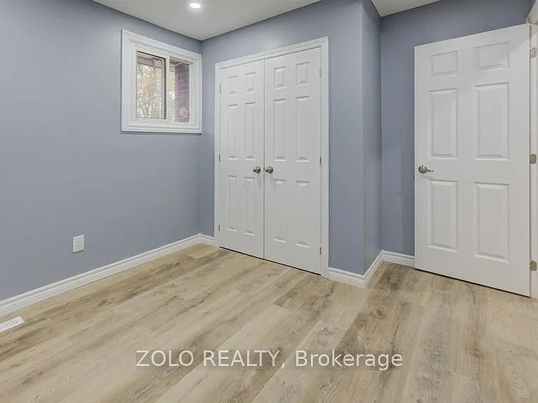 15 Nathaniel Cres #UPPER — Photo 3