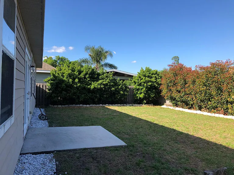 7601 SW 87th Ter — Photo 6
