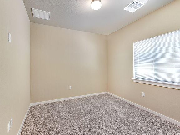 3rd image of 13932 Villa Vista Ave