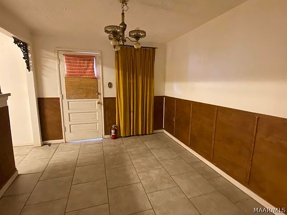 4th image of 3452 Harris St