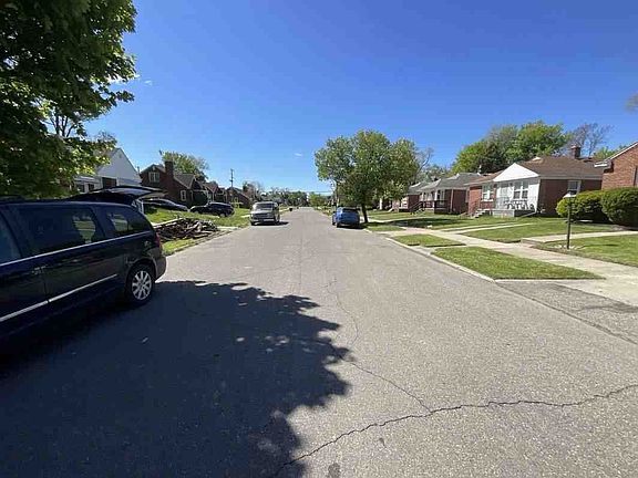 4th image of 9938 Whitcomb St