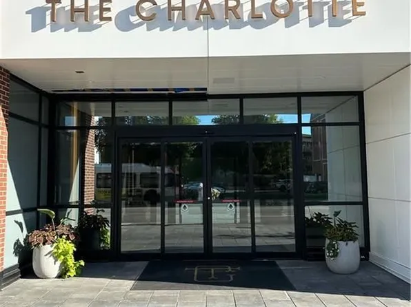 560 Rideau St #613, Ottawa, ON K1N 0G3