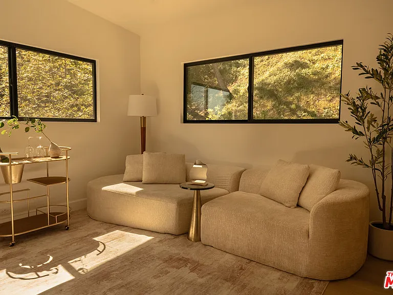 7802 Torreyson Dr — Photo 24