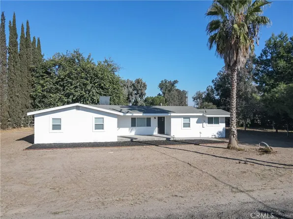 14724 Sunset Dr, Livingston, CA 95334