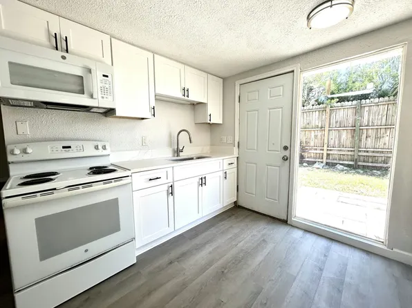 8220 Krag Dr #2, Hudson, FL 34667