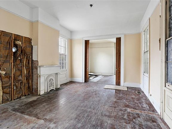 3rd image of 2833-35 Carondelet St
