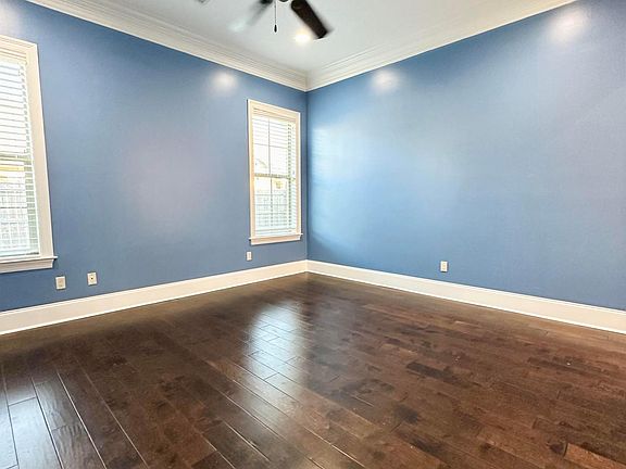 4th image of 219 Bayou Parc Dr