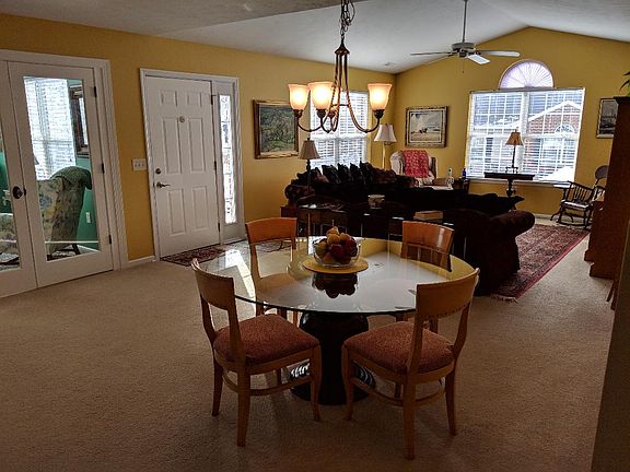 5th image of 138 Woodbury Glen St Unit 138