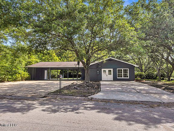 4th image of 4103 Greenwood Ave