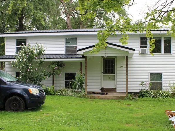 2744 E Water St, Rock Creek, OH 44084