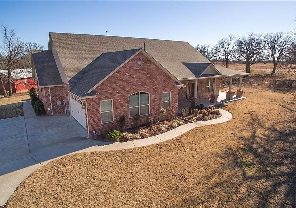 1st image of 2025 Primrose Ln