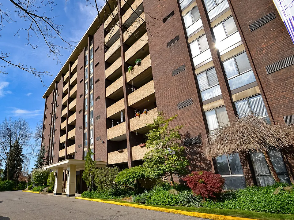530 N Main Street - The Townhouse.