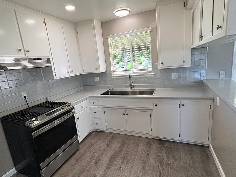 1531 Sansinena Ln — Photo 9