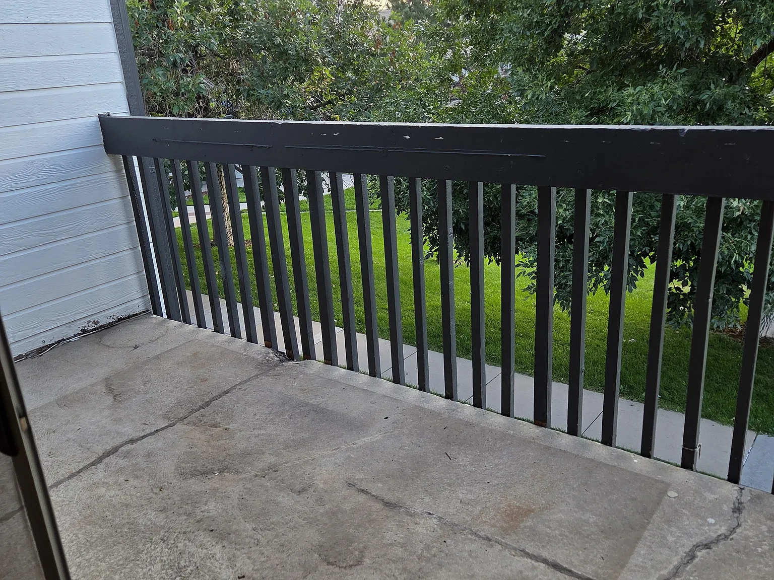 532 Oakwood Dr — Photo 1