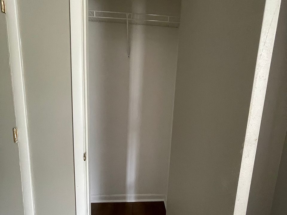 1st image of 870 W Wood St #4
