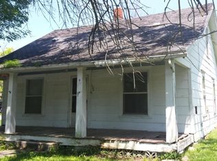 122 N Peightel St, Seymour, MO 65746