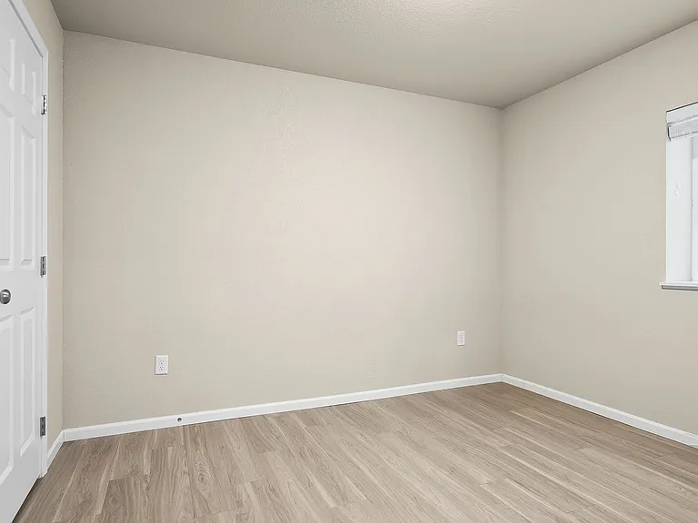Summerland Twinhomes | Waterloo | Near Lost Island Waterpark — Photo 12