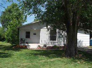 1206 E Broadway St, Monett, MO 65708