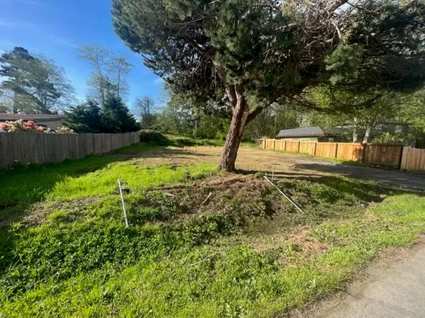 1440 Railroad Dr, McKinleyville, CA 95519